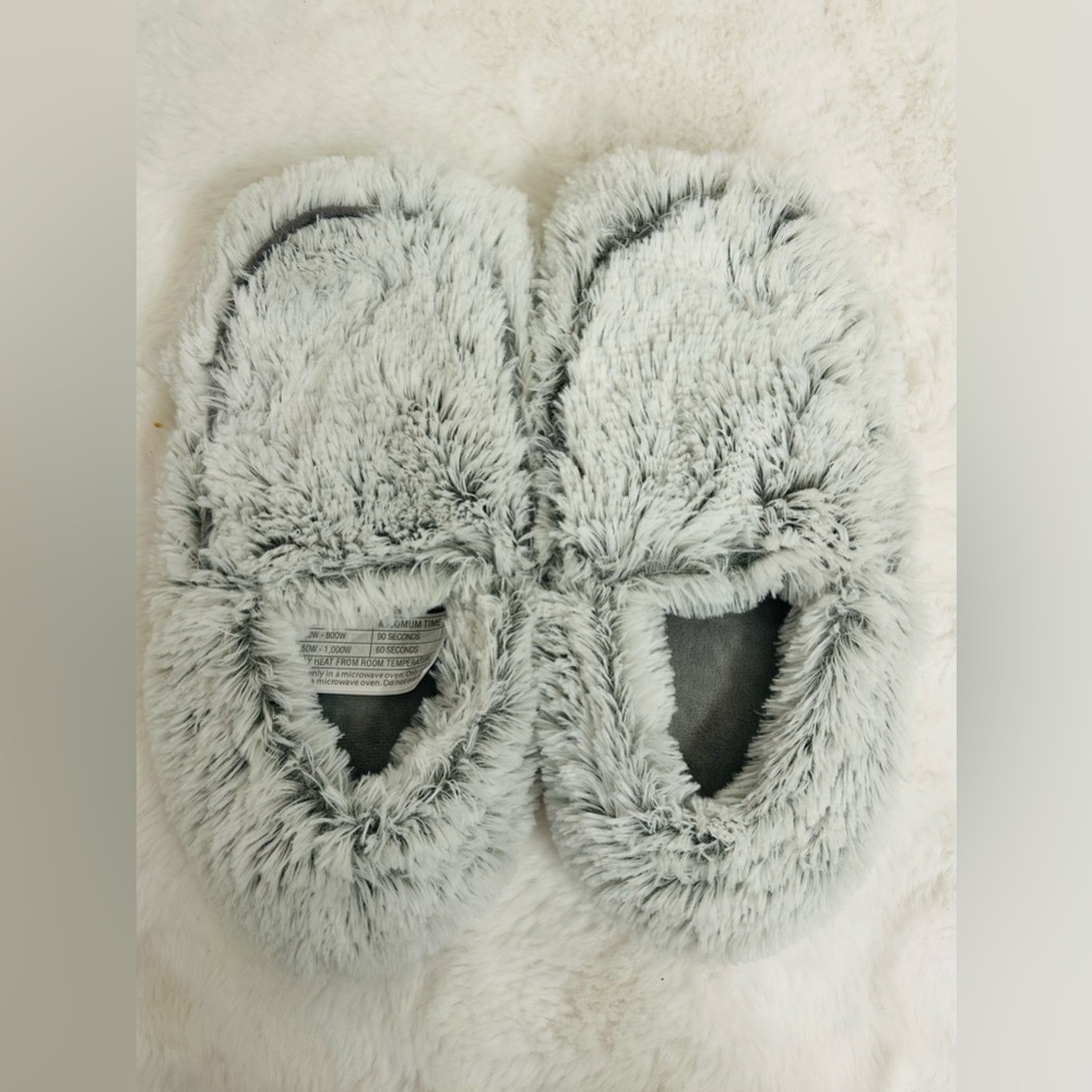 Cozy Gray Faux Fur Slippers